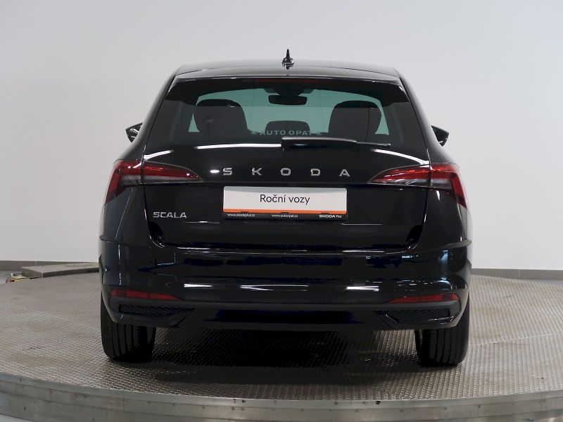 Škoda Scala (2025) TOP SELECTION 1.5TSI 110KW LED - fotka 9 z 35