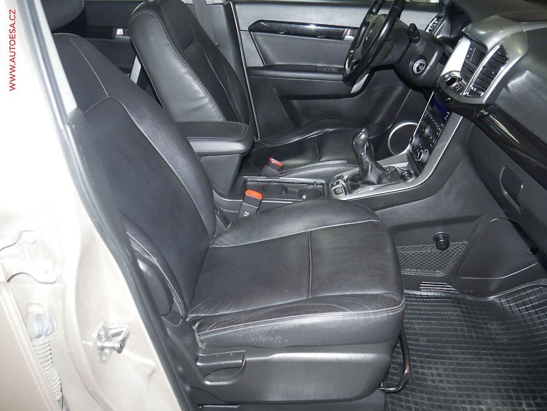 Chevrolet Captiva (2012) 2.2 CDTi 4x4, ČR, servis - fotka 12 z 22