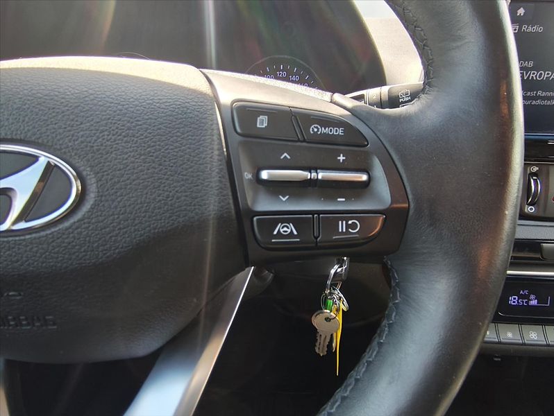 Hyundai i30 1,5   T-GDI MHEV - fotka 8 z 22