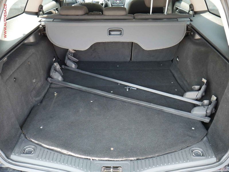 Ford Mondeo (2011) 2.0 TDCi, AC, tempo, výhřev - fotka 7 z 18