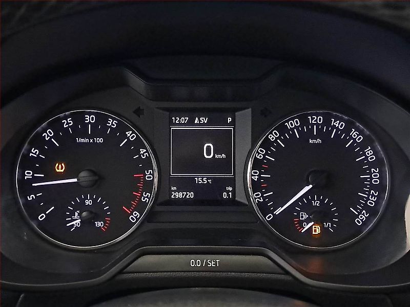 Škoda Octavia (2014) 2.0 TDI, Automat, Navi - fotka 11 z 18