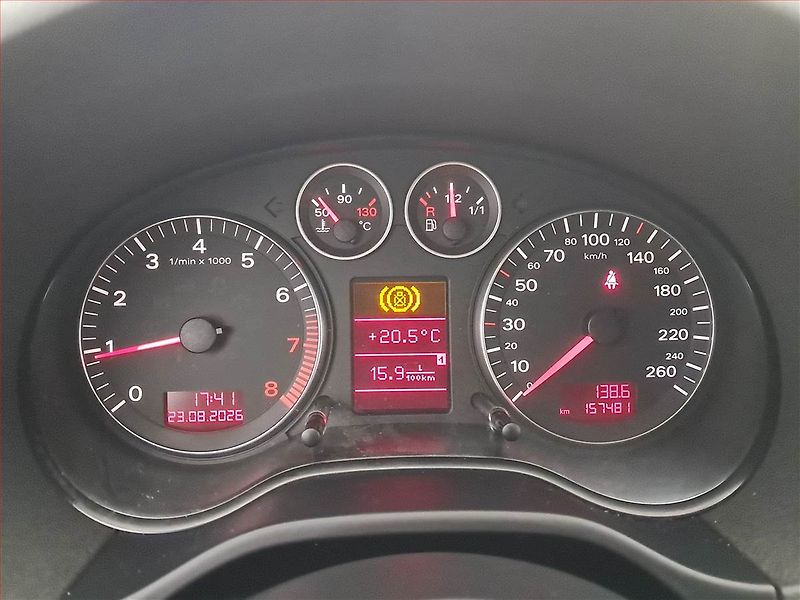 Audi A3 (2008) 1.6, Tempomat - fotka 11 z 16
