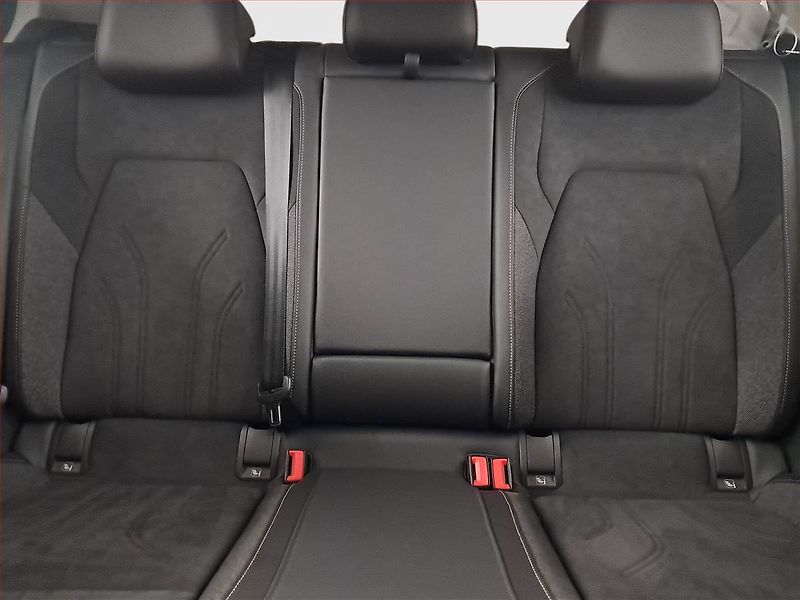Volkswagen Golf (2025) Style 1.5 eTSI - fotka 10 z 18