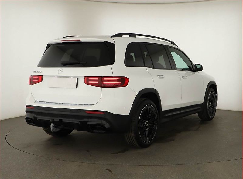 Mercedes-Benz GLB (2026) 200 d, AMG LINE, KAMERA - fotka 5 z 27