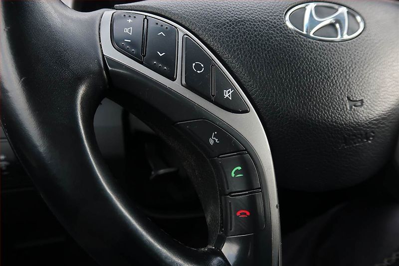 Hyundai i30 (2016) 1.6 MPI, Tempomat - fotka 16 z 17