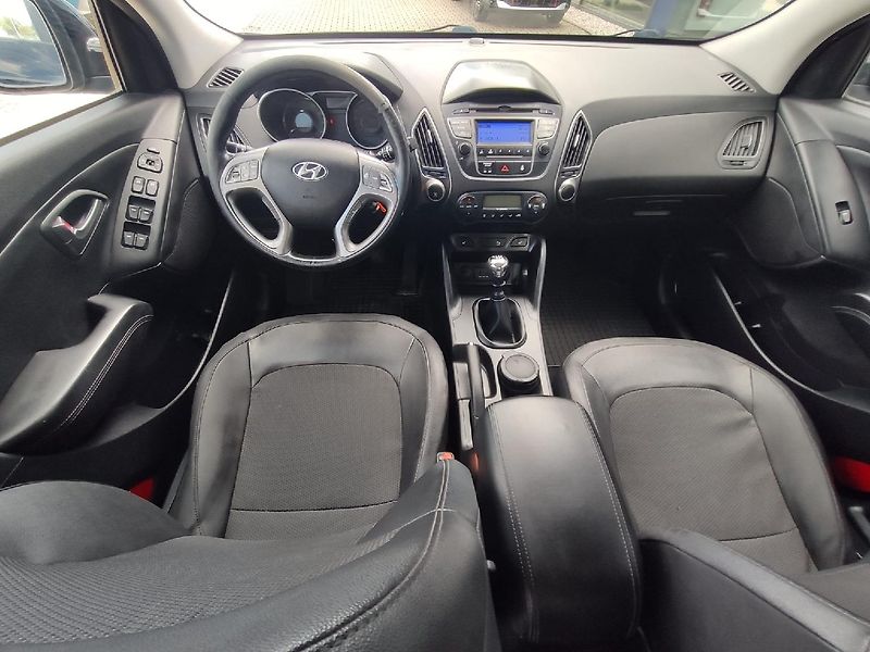 Hyundai ix35 (2014) 1.6i 135k MAN6 TAŽNÉ - fotka 22 z 25