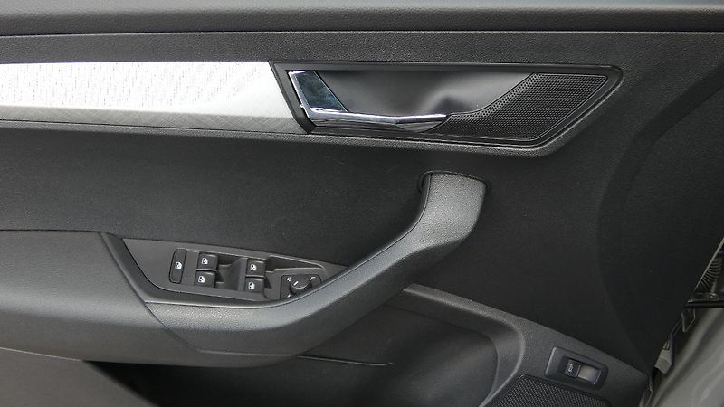 Škoda Karoq 1,5 TSI DSG Ambition - fotka 9 z 24
