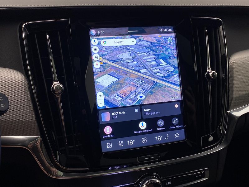 Volvo V90 T8 AWD RECHARGE DARK ULTRA - fotka 42 z 65