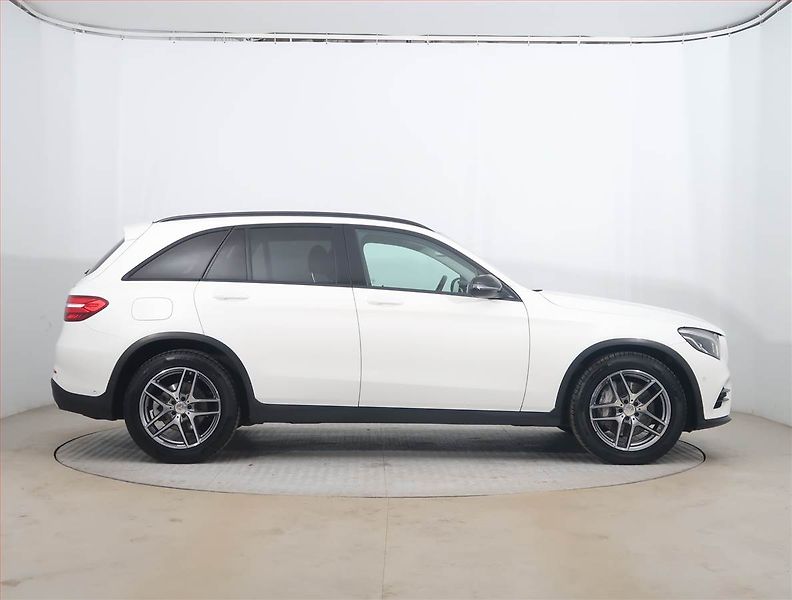 Mercedes-Benz GLC (2017) AMG line 350 d 4MATIC - fotka 6 z 21
