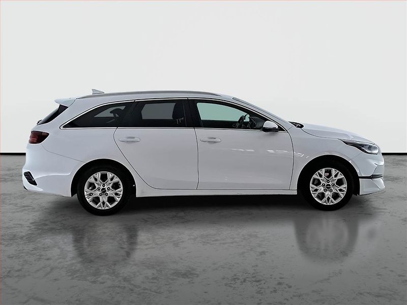 Kia Ceed (2022) 1.5 T-GDI, Automat, Serv.kniha - fotka 6 z 21