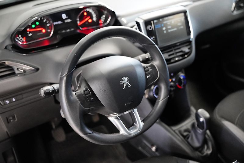 Peugeot 208 - fotka 5 z 6