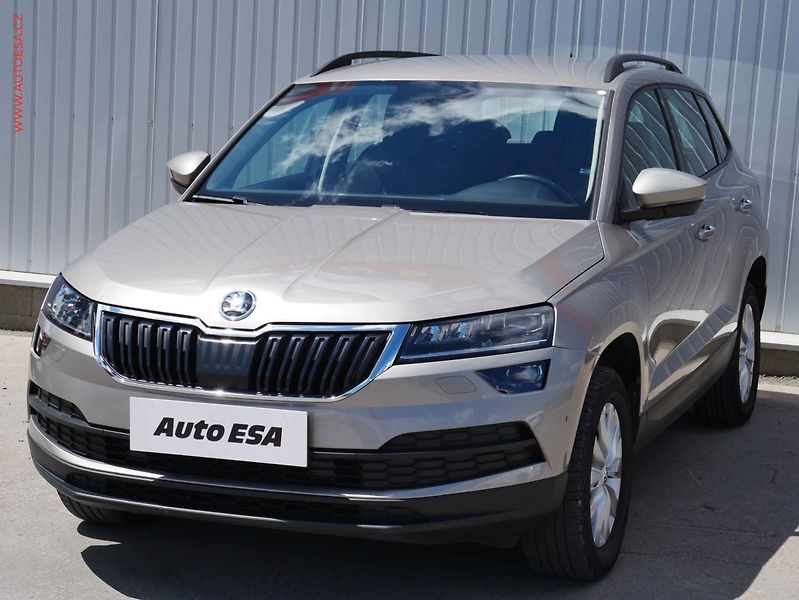 Škoda Karoq (2018) 1.6 TDi, ČR, LED, AC, TZ - fotka 3 z 19