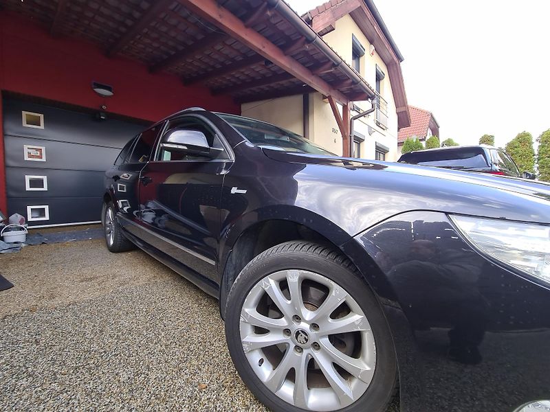 Škoda Superb (2012) Servisovano - fotka 6 z 21
