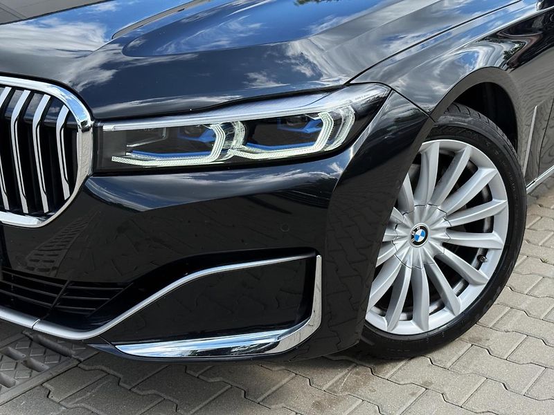 BMW Řada 7 730d xDrive Limousine - fotka 18 z 21