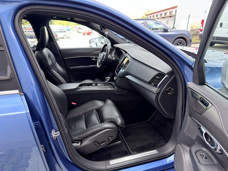 Volvo XC90 D5 AWD R-DESIGN PRO // VZDUCH  - fotka 24 z 60