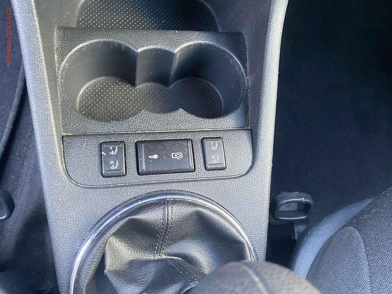 Škoda Fabia (2011) 1.2 TSi, Family - fotka 15 z 15