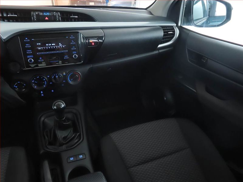 Toyota Hilux (2021) 2.4 D-4D - fotka 8 z 15