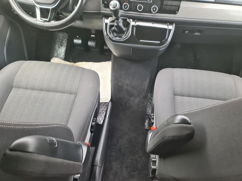 Volkswagen Transporter (2016) MULTIVAN 2.0TDi 110-KW OLOMOUC - fotka 26 z 103