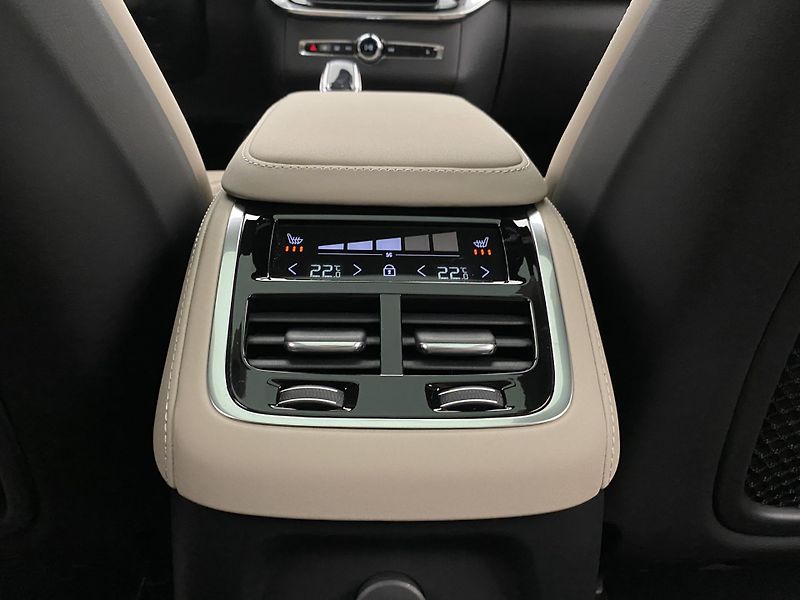Volvo XC90 (2026) T8 AWD Plug-in BRIGHT PLUS 7m - fotka 71 z 71