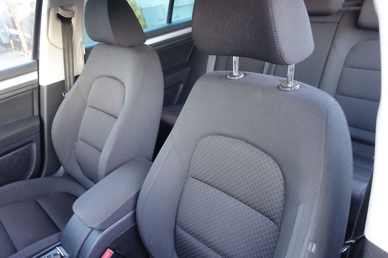 Škoda Superb 2,0TDi 125kW DSG! 2 x ALU kola - fotka 25 z 31