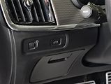 Volvo V90 2.0 D4 140kW A/T R-DESIGN, DPH - náhled 23