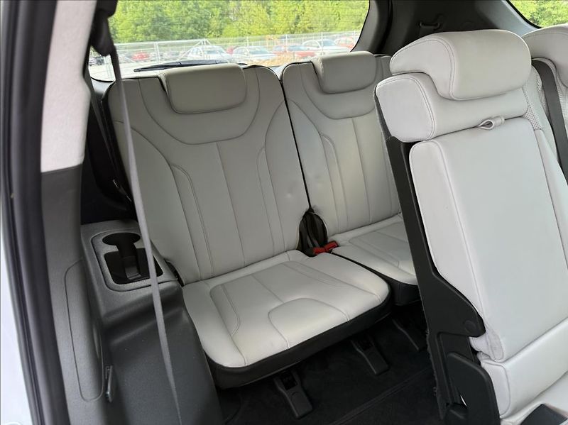 Hyundai Santa Fe 1,6 T HEV 4x4 AT 7M  Luxury - fotka 16 z 26
