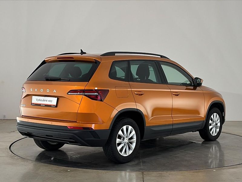 Škoda Karoq Selection DSG - fotka 2 z 29