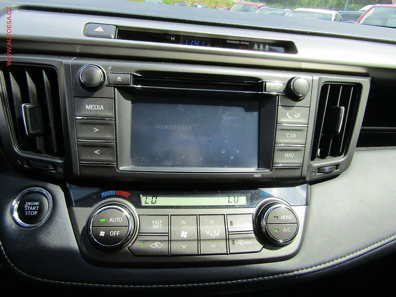 Toyota RAV4 (2014) 2.2D 4x4, ČR, servis.kniha - fotka 11 z 17