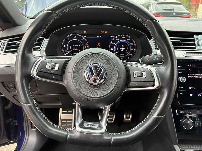Volkswagen Arteon 2.0 TDi R-Line 4x4 140 kW - fotka 18 z 27