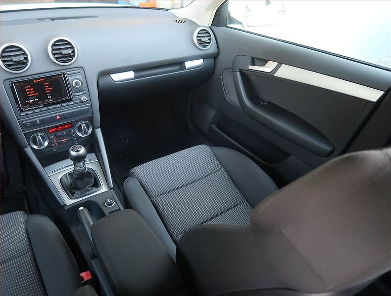 Audi A3 (2011) 2.0 TDI, 4X4, Navi - fotka 8 z 16