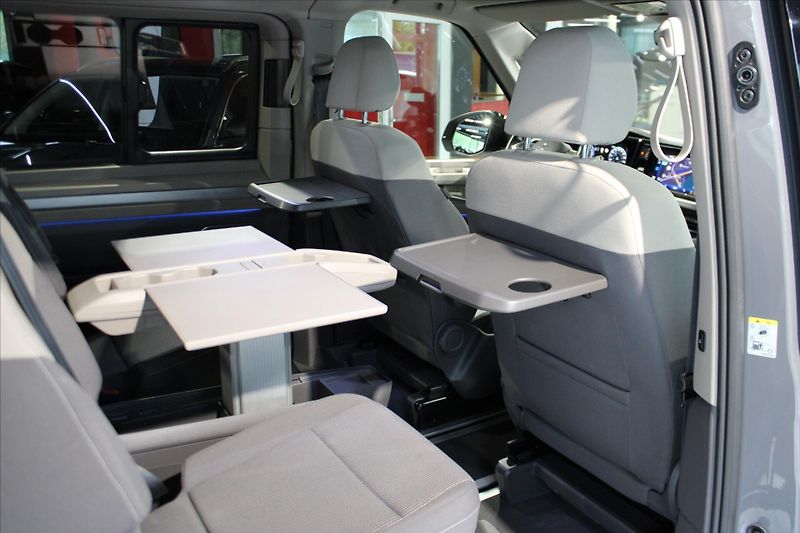 Volkswagen Multivan TDi DSG Edition ACC/NezTop/Har - fotka 24 z 32