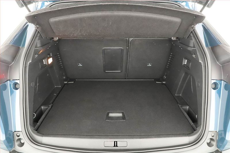 Peugeot 3008 (2021) 1.5 BlueHDi, Automat, ČR,1.maj - fotka 19 z 20