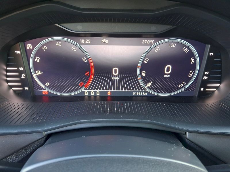 Škoda Kamiq (2023) Style 1,0TSi 81kW - fotka 17 z 34