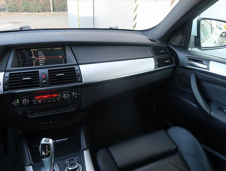 BMW X6 (2013) xDrive30d, 4X4, Automat - fotka 8 z 27