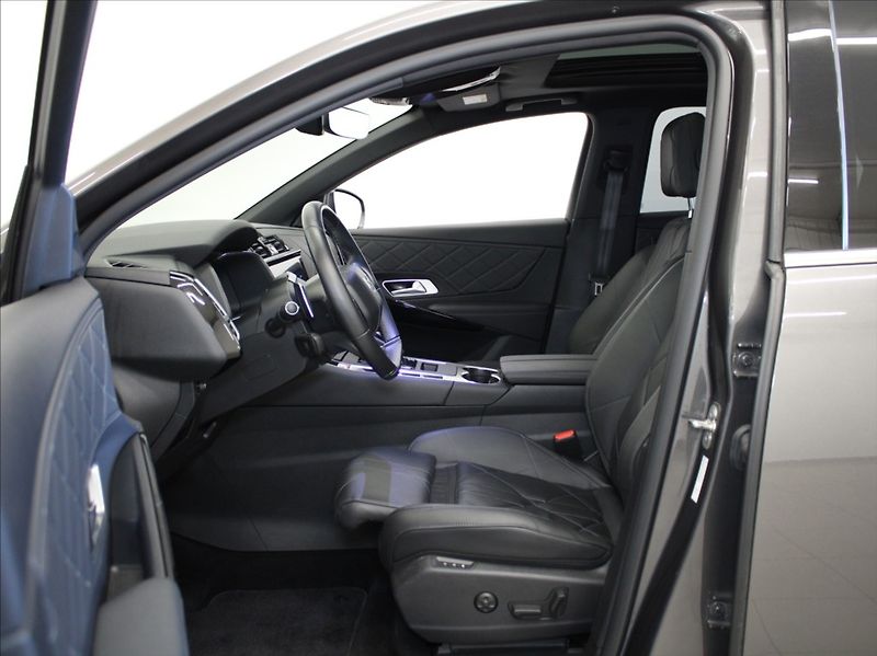 DS Automobiles DS7 Crossback 1,6 PHEV 300k.4x4 Rivoli PANO. - fotka 6 z 29