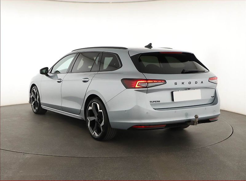 Škoda Superb (2025) 2.0 TDI, SPORTLINE, 4X4 - fotka 4 z 20