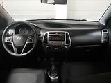 Hyundai i20 (2012) 1.2i, AC - náhled 13