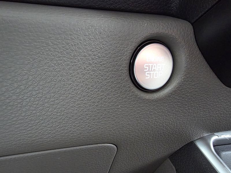 Kia Carnival 2.2-9 MÍST-DPH-KŮŽE - fotka 25 z 28