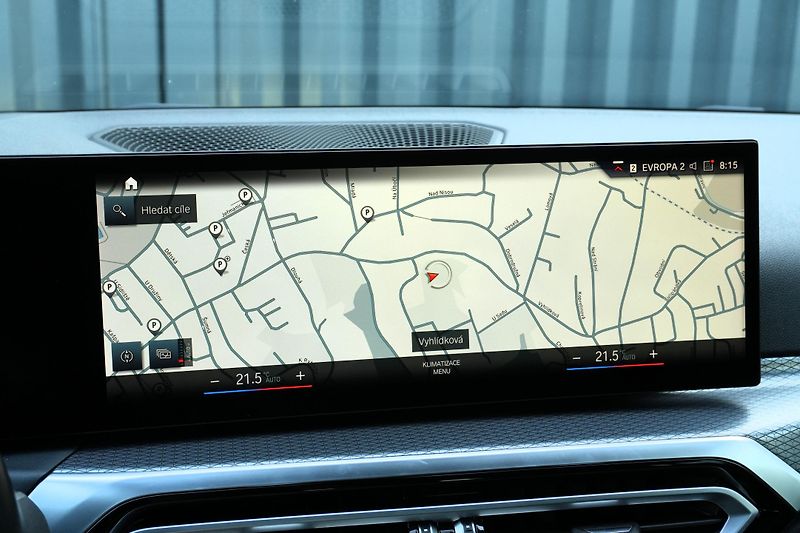 BMW Řada 3 330d xDrive, Tažné, Kamera - fotka 23 z 37