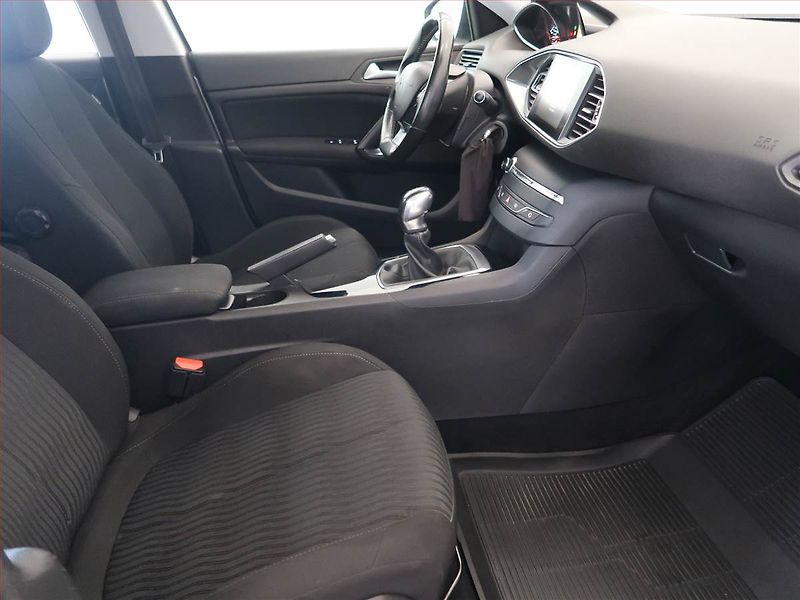 Peugeot 308 (2016) Active 1.6 BlueHDi, Serv.kniha - fotka 9 z 14