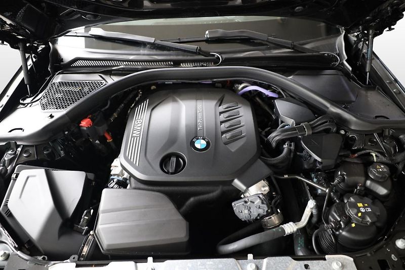 BMW Řada 3 320d xDrive Touring - fotka 9 z 27
