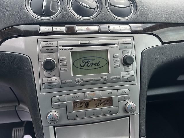 Ford Galaxy 2,0TDCi Ghia 7míst - fotka 25 z 54