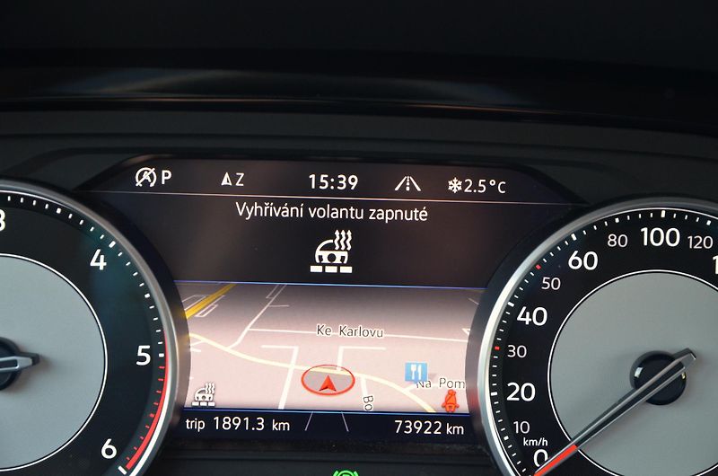 Volkswagen Touareg (2020) 3.0 TDi 200kW 4x4 / ČR / TAŽNÉ - fotka 30 z 44