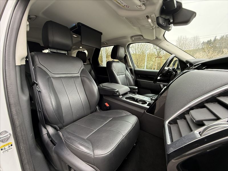 Land Rover Discovery 3,0 TDV6 SE - fotka 18 z 27