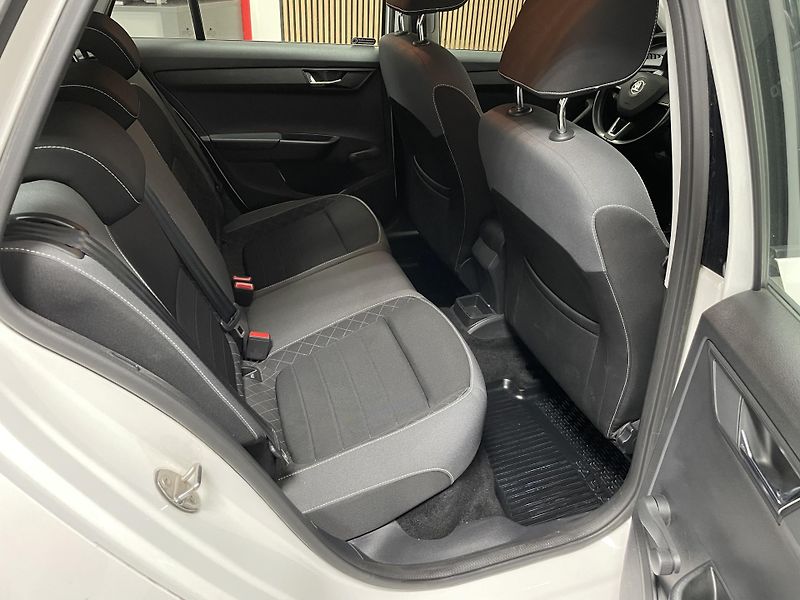 Škoda Fabia 1.0 TSi ČR REZERVACE  - fotka 14 z 22
