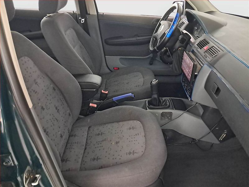 Škoda Fabia (2001) 1.4, nová STK, oblíbený vůz - fotka 9 z 13