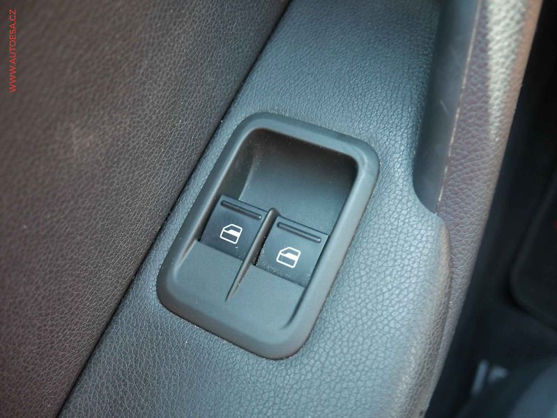 Škoda Yeti (2012) 2.0 TDi 4x4, AC, TZ, park - fotka 12 z 13