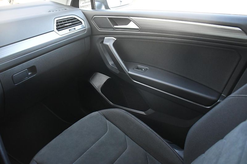Volkswagen Tiguan Allspace 2.0TDi 110kW ACC 4MOTION - fotka 24 z 57