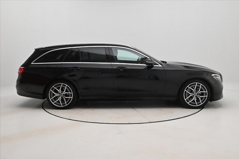 Mercedes-Benz Třídy E 2,0 220D 147kW 9G-TRONIC Záruk - fotka 4 z 30