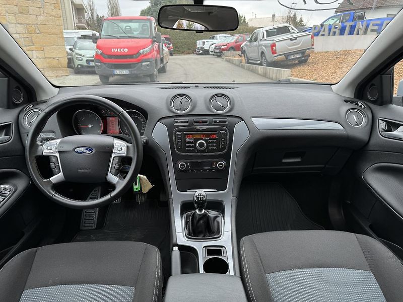 Ford Mondeo 1.6 TDCi 85 kW - fotka 8 z 16